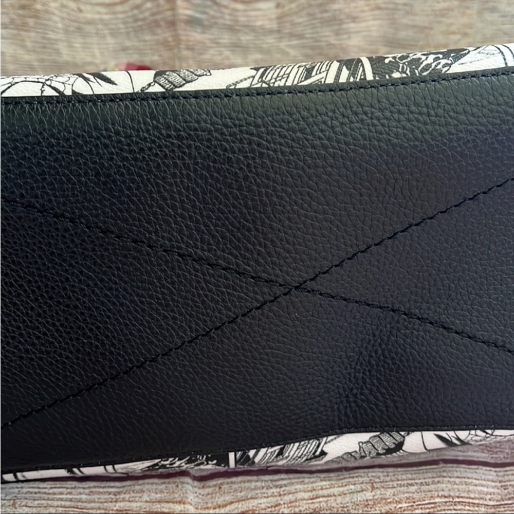 Coach X Marvel | Jes Tote With Comic Book
Print like-new large leather bag purse - Picture 7 of 11